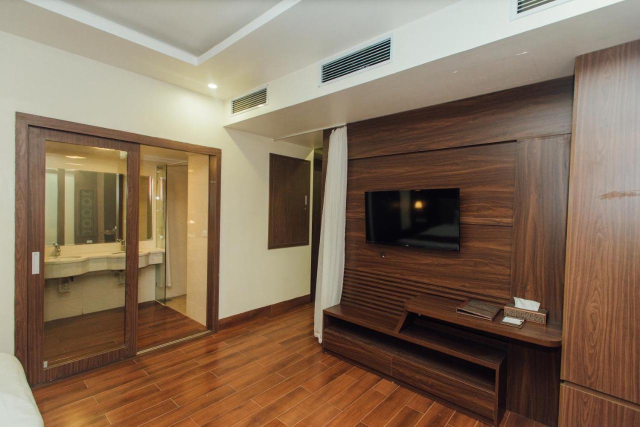 Hung Long Hotel Phủ Từ Sơn Exterior foto